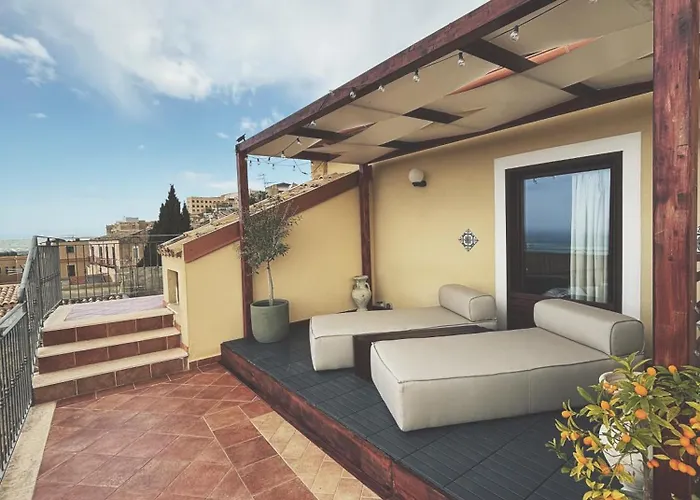 Konukevi La Mennulara La Terrazza Del Centro Storico 3*