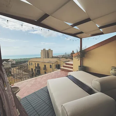 La Mennulara La Terrazza Del Centro Storico 招待所 阿格里真托