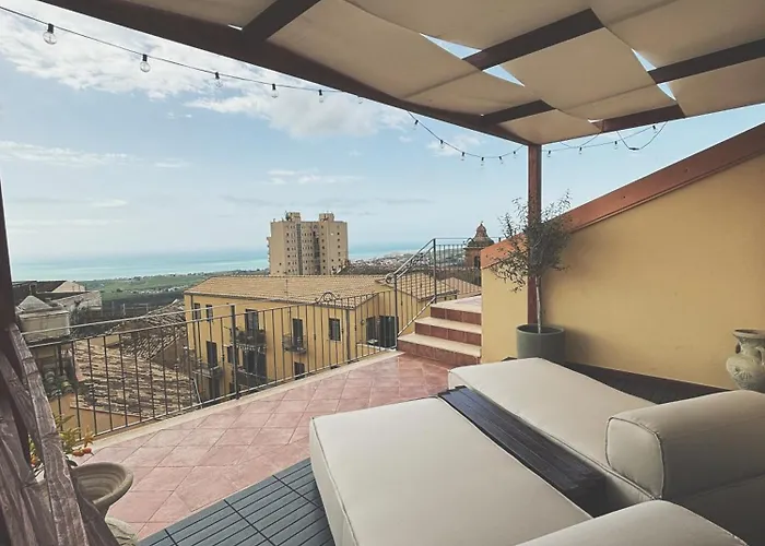 La Mennulara La Terrazza Del Centro Storico 招待所 阿格里真托